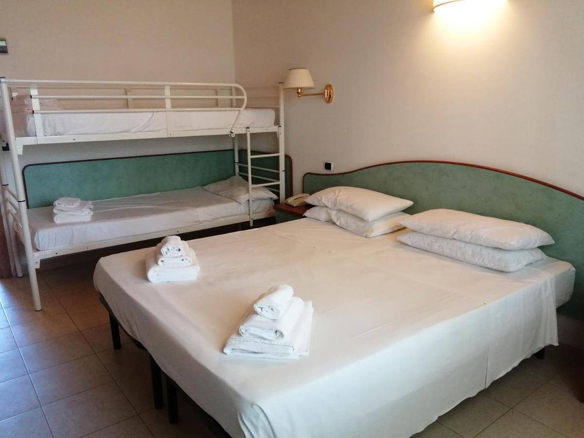 Villa Dei Romanzi Торторето Экстерьер фото